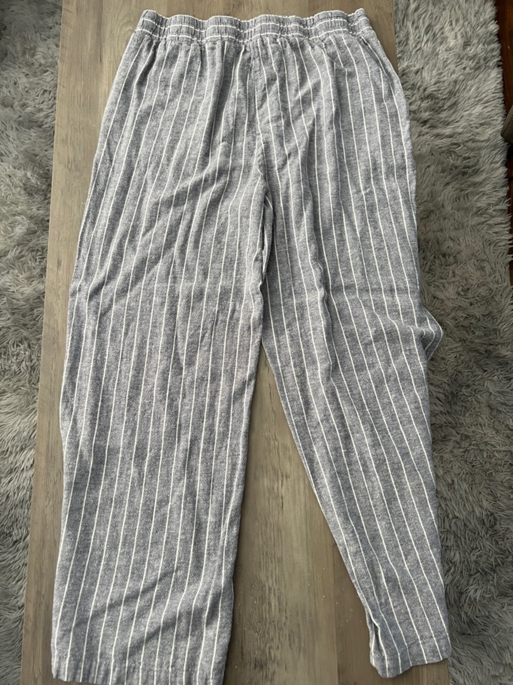 Martha Stewart Gray Pinstripe Elastic-Waist pants and shirt set - Picture 5 of 6